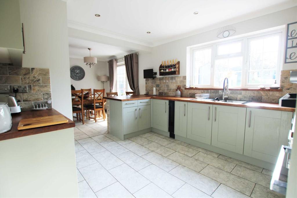 Dog Lane, Horsford 5 bed detached house £550,000
