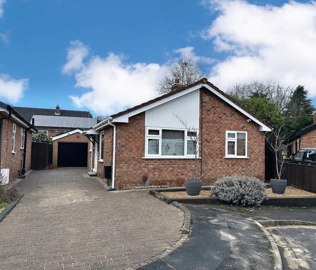 Moorland Drive, Cheadle Hulme... 2 bed detached bungalow - £450,000