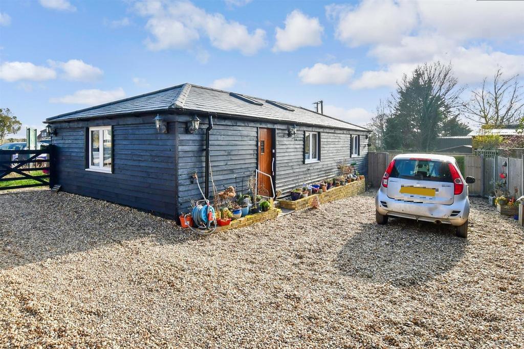 Ramsgate Road, Sarre, Birchington, Kent 2 bed detached bungalow for