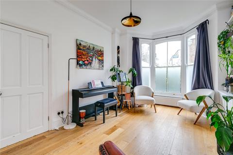 4 bedroom terraced house to rent - Bickerton Road, London