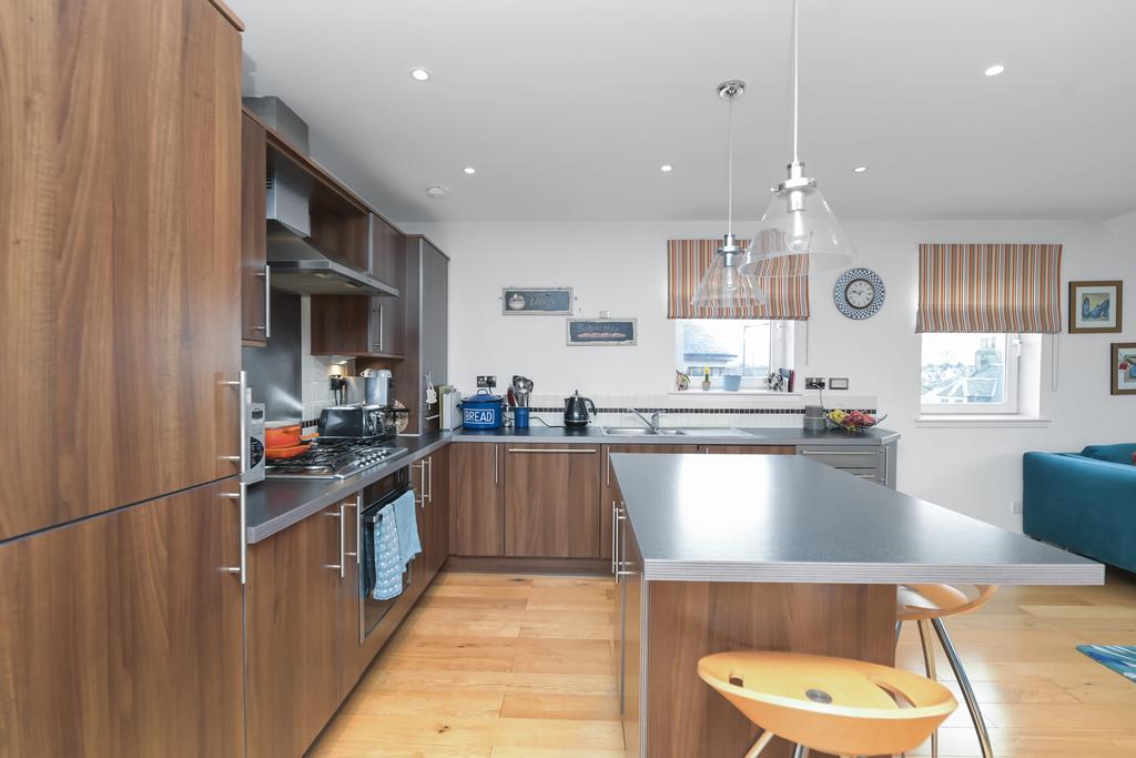 76/8 The Green, Davidson's Mains... 2 bed flat £255,000