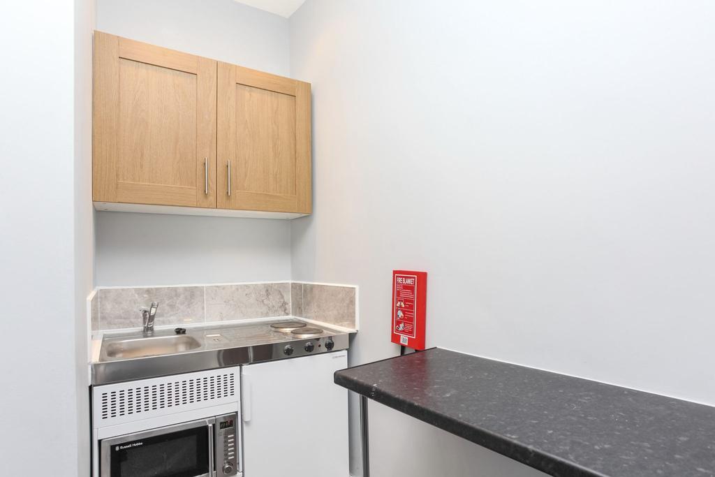 Moor End Lane Erdington B24 9AR Studio £500 pcm (£115 pw)