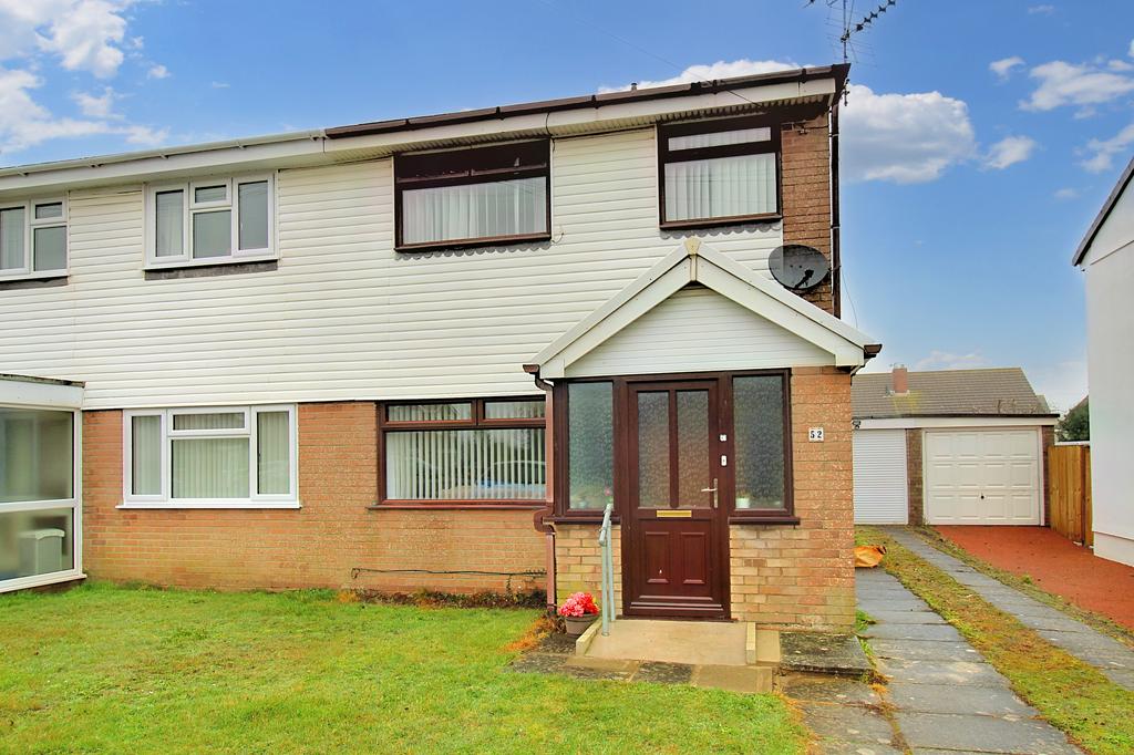 CLOS Y DERI, NOTTAGE, PORTHCAWL, CF36... 3 bed semidetached house £