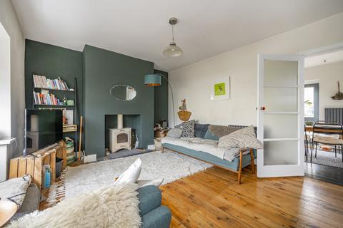 6 Hawkhill Avenue, Guiseley, Leeds, LS20 8AS