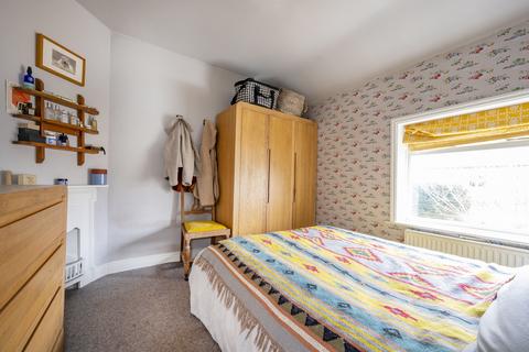 6 Hawkhill Avenue, Guiseley, Leeds, LS20 8AS