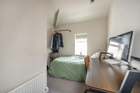 6 Hawkhill Avenue, Guiseley, Leeds, LS20 8AS