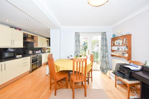 58 Hanworth Road, Warwick, CV34 5DX