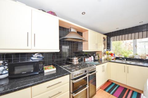 58 Hanworth Road, Warwick, CV34 5DX