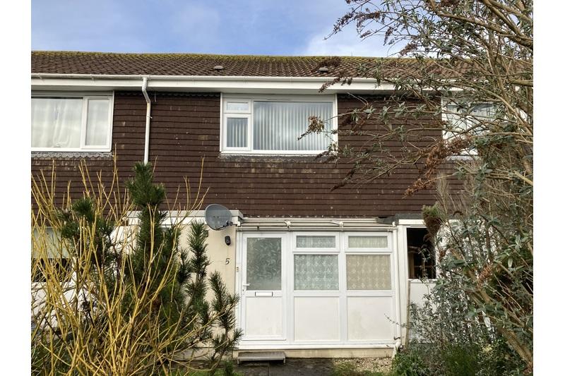 Pengeron Avenue, Tolvaddon, Camborne 2 bed terraced house £194,500
