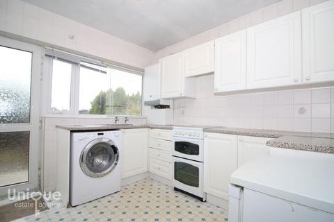 2 bedroom bungalow for sale - Hillside Close,  Thornton-Cleveleys, FY5