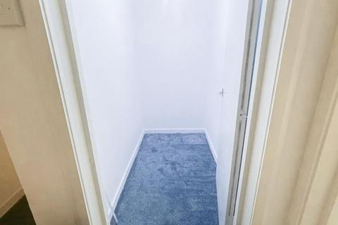 2 bedroom flat to rent, Stoke Newington, High Street, London, N16 0NY