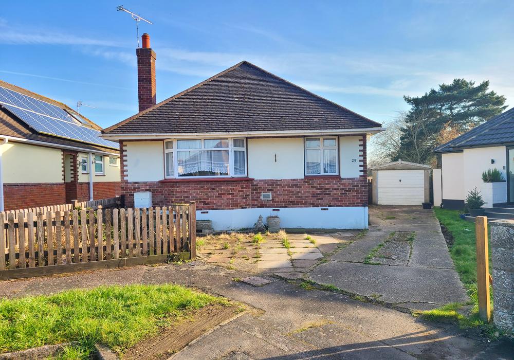 Milverton Road, Totton SO40 3 bed detached bungalow for sale £425,000