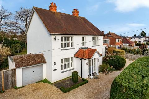 6 Mount Pleasant Close, Lightwater, GU18 5TP