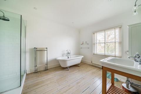 6 Mount Pleasant Close, Lightwater, GU18 5TP