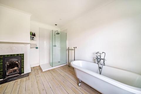 6 Mount Pleasant Close, Lightwater, GU18 5TP