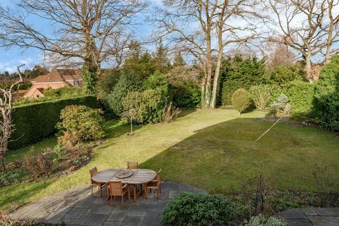 6 Mount Pleasant Close, Lightwater, GU18 5TP