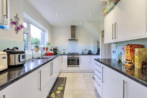 1a Woodlea Drive, Bromley, BR2 0UG