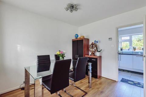 1a Woodlea Drive, Bromley, BR2 0UG