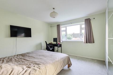 1a Woodlea Drive, Bromley, BR2 0UG