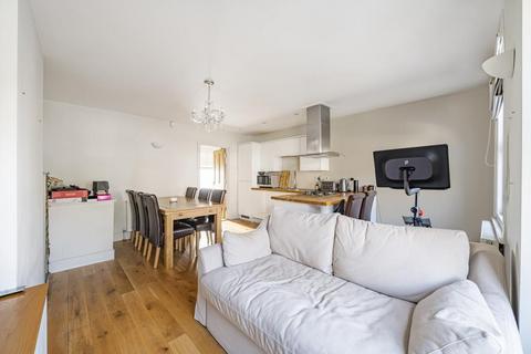 3 bedroom apartment to rent, Easton Street,  Buckinghamshire,  HP11