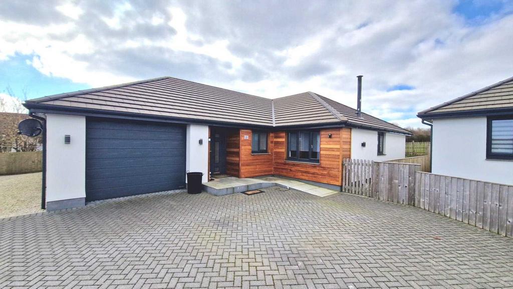 Green Meadows, Camelford 3 bed detached house for sale £400,000