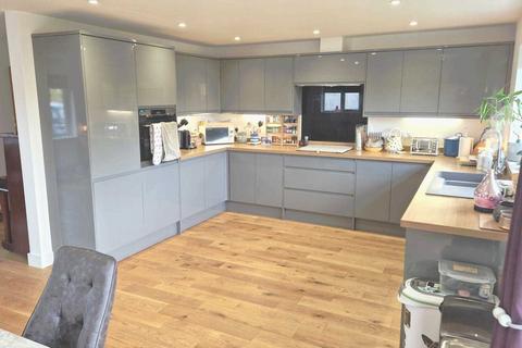 22 Green Meadows, Camelford, PL32 9UD