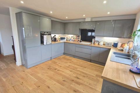 22 Green Meadows, Camelford, PL32 9UD