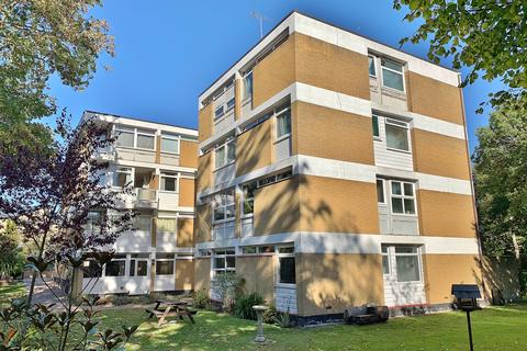 2 bedroom apartment to rent, Park View Court, Woking, Surrey, GU22