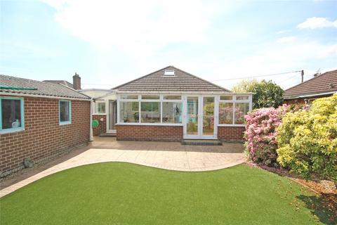 2 bedroom bungalow for sale, Arnolds Close, Barton on Sea, New Milton, Hampshire, BH25