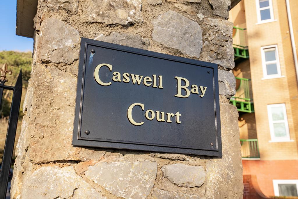 A page   Caswell Bay Court   Web 33.jpg