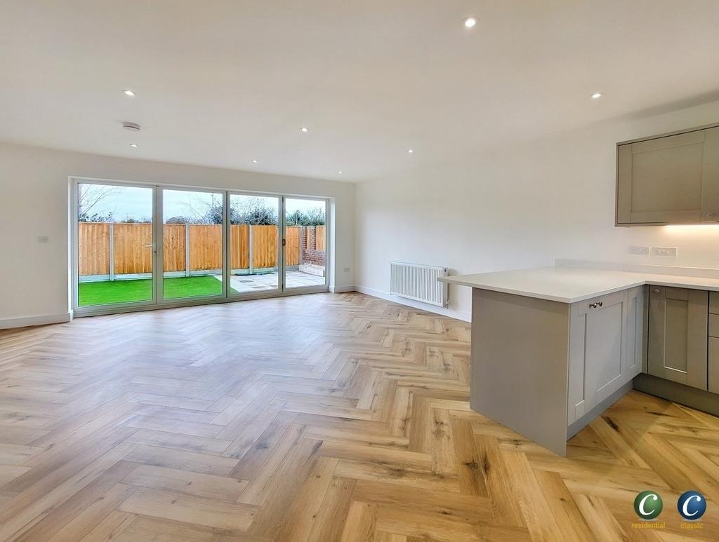 Burnthill Lane, Rugeley, WS15 2JG 3 bed detached house for sale £280,000