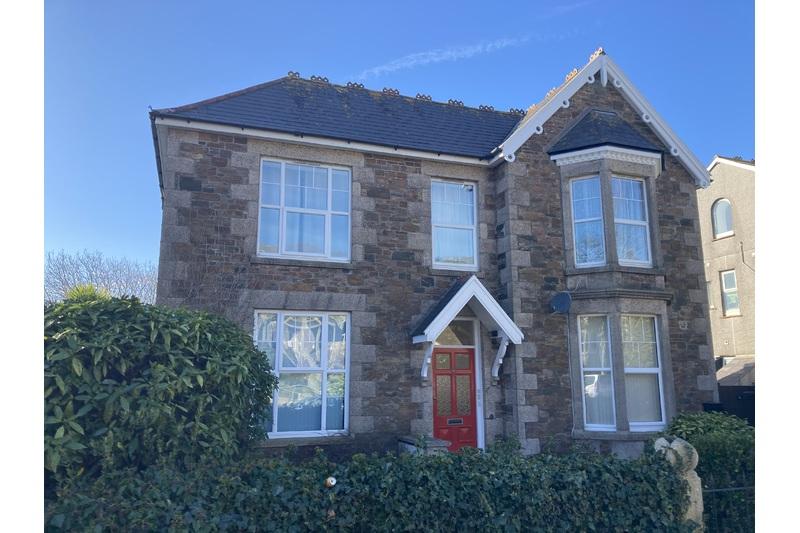 Clinton Road, Redruth 1 bed flat £130,000