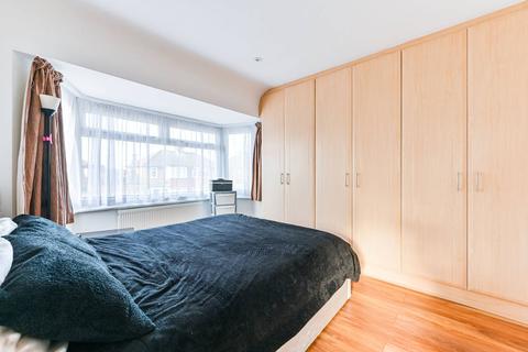 27 Derwent Crescent, Stanmore, HA7 2NE