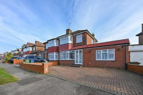 27 Derwent Crescent, Stanmore, HA7 2NE
