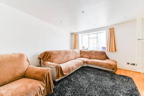 27 Derwent Crescent, Stanmore, HA7 2NE