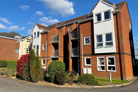 1 bedroom flat for sale, 34-36 Whitefield Road, New Milton, Hampshire. BH25 6DF