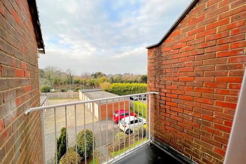 1 bedroom flat for sale, 34-36 Whitefield Road, New Milton, Hampshire. BH25 6DF