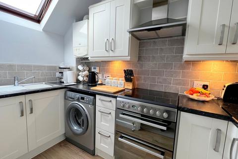 1 bedroom flat for sale, 34-36 Whitefield Road, New Milton, Hampshire. BH25 6DF