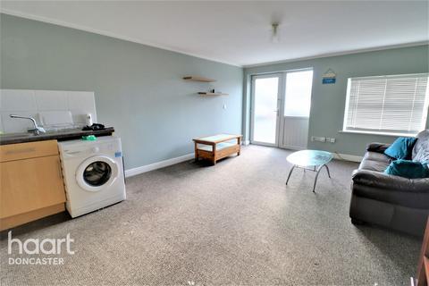 1 bedroom flat for sale, Amersall Road, Scawthorpe, Doncaster