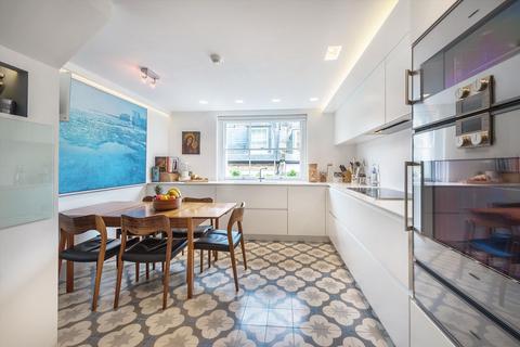 4 bedroom flat for sale, Queen's Gate Gardens, South Kensington SW7