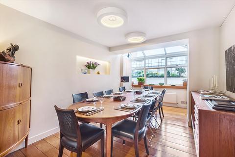 4 bedroom flat for sale, Queen's Gate Gardens, South Kensington SW7