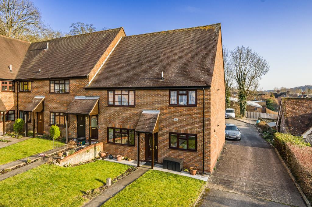 Chesham, Buckinghamshire, HP5 2 bed flat for sale £325,000