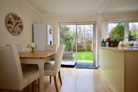 3 Hasletts Close, Tunbridge Wells, TN1 2EE