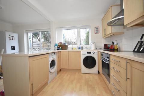 3 Hasletts Close, Tunbridge Wells, TN1 2EE
