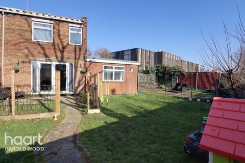 23 Henbane Path, Romford, RM3 8PH