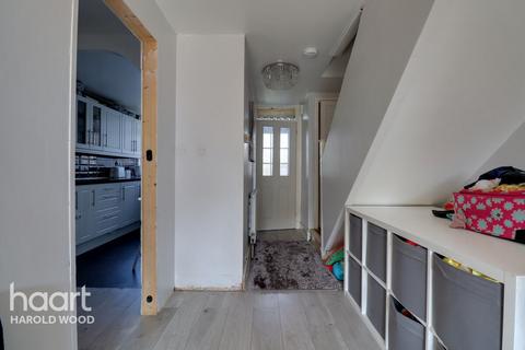 23 Henbane Path, Romford, RM3 8PH