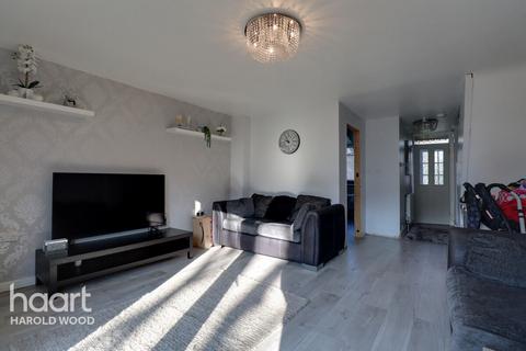 23 Henbane Path, Romford, RM3 8PH