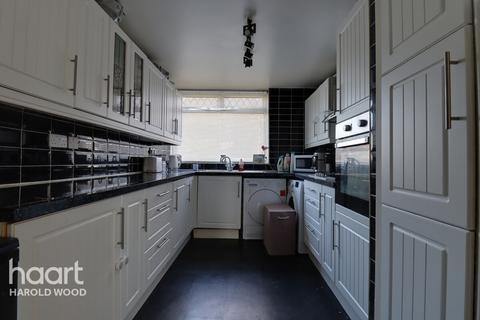 23 Henbane Path, Romford, RM3 8PH