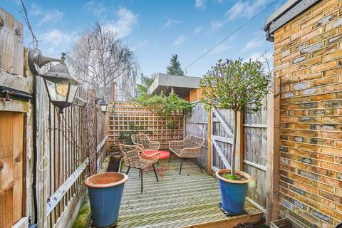 65 Smeaton Road, London, SW18 5JJ