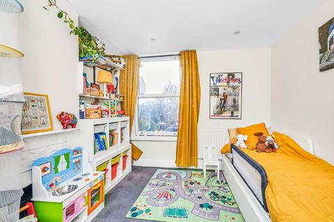 65 Smeaton Road, London, SW18 5JJ